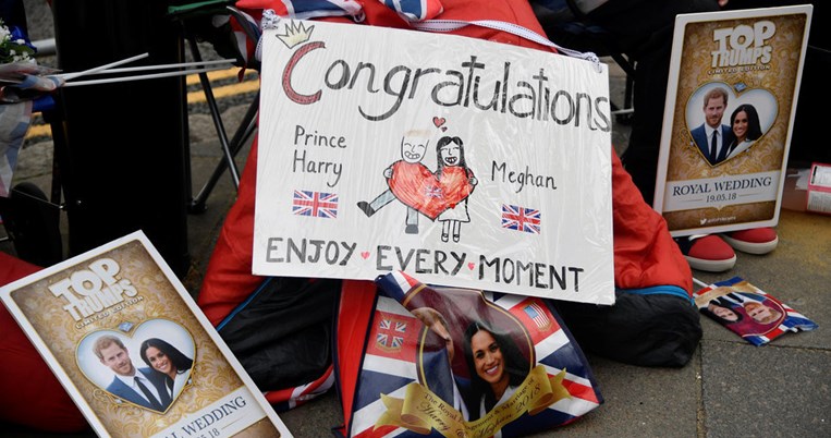 Οι παρανοϊκές, εορταστικές εκδηλώσεις των Βρετανών πριν τον γάμο Χάρι-Μέγκαν