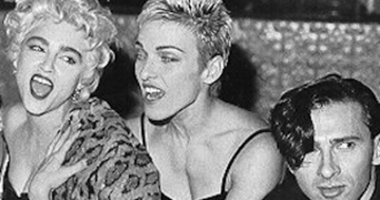 Η ομοιότητα της Μαντόνα με την αδερφή της Paula είναι εκπληκτική