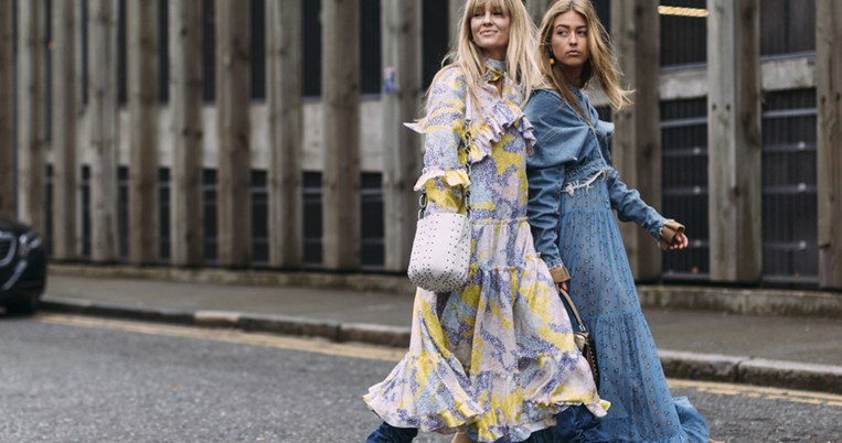 Κακόγουστο ή κουλ; Ένα αμφιλεγόμενο trend άλλης εποχής γίνεται πάλι το αγαπημένο του καλοκαιριού