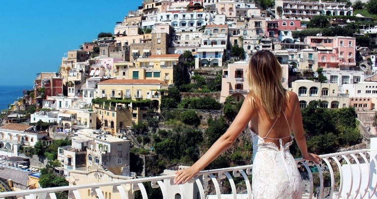 To ιερό δισκοπότηρο της μόδας. Βρήκαμε το Zara παντελόνι που χαρίζει αριστοκρατικό αέρα
