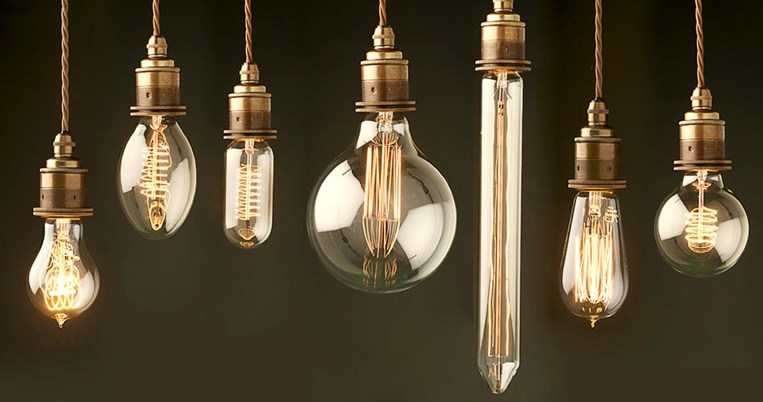 Αυτές οι τέλειες vintage λάμπες Edison βγάζουν το πιο ζεστό φως που είδες ποτέ