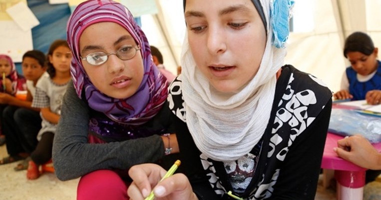 «Η γνώση είναι δύναμη». Στη Συρία, εάν είσαι κορίτσι και θέλεις να πας σχολείο ρισκάρεις την ζωή σου