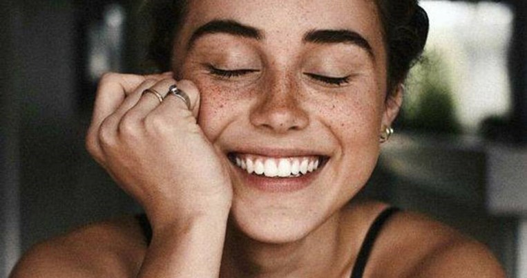 Η αντιγηραντική κρέμα χεριών που στοιχίζει 1,50€ και έχει σαρώσει όλα τα βραβεία ομορφιάς 