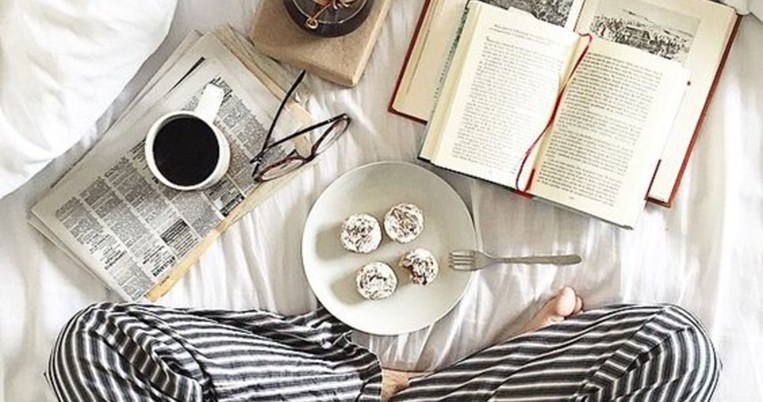 Ο κανόνας του ενός λεπτού που, αν εφαρμόσεις κάθε πρωί, θα ξεκινάς τη μέρα σου χαρούμενη