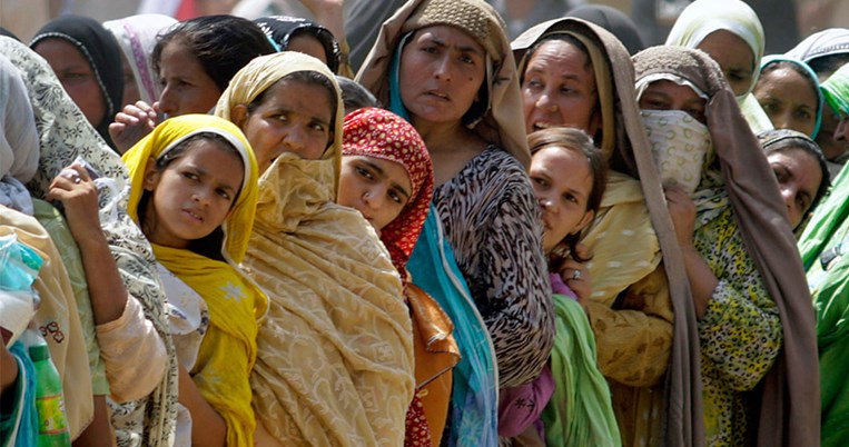 Έρευνα: Οι περισσότερες έφηβες στο Πακιστάν θεωρούν την ενδοοικογενειακή βία δικαιολογημένη