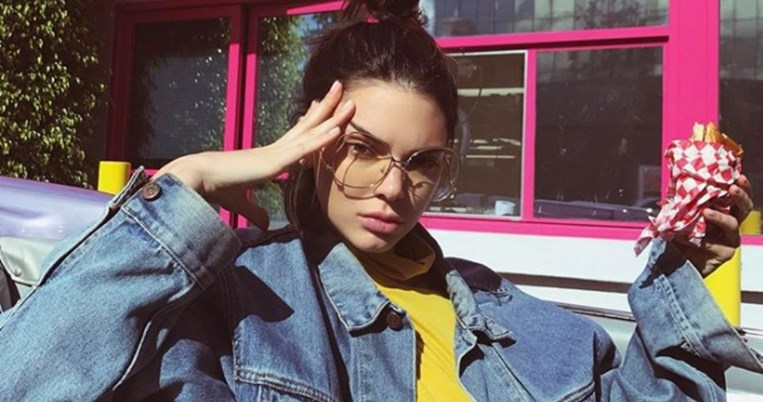 Η νέα πόζα που κάνουν όλες στο Instagram θα σου προκαλέσει πονοκέφαλο