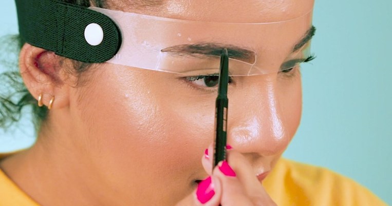 Είναι η ταινία φρυδιών το κρυμμένο μυστικό για άψογο μακιγιάζ;