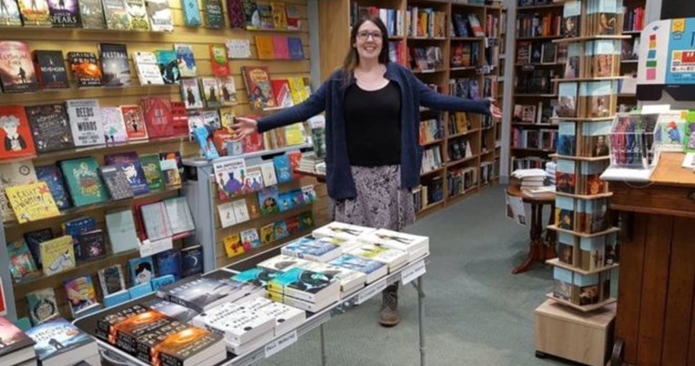 Βιβλιοπώλης τουίταρε ότι είχε τη χειρότερη μέρα πωλήσεων. Κανείς δεν περίμενε αυτό που συνέβη
