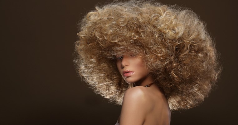 Τα 8 beauty trends που μπήκαν στη ζωή μας για να την κάνουν πιο δύσκολη