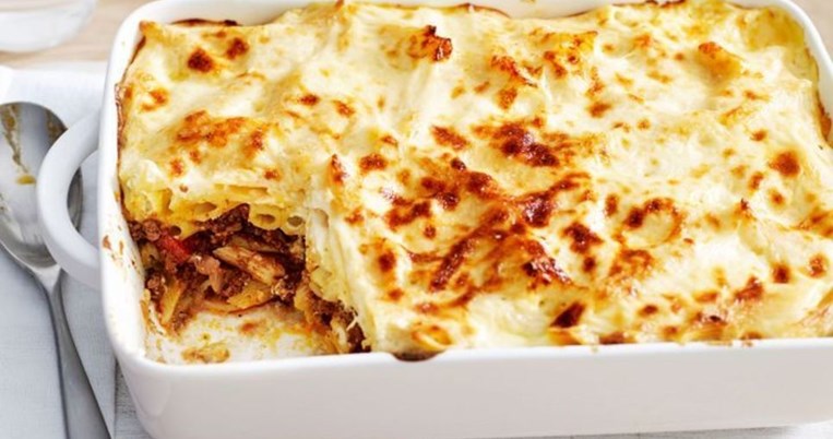 Παστίτσιο με γιαούρτι: Εύκολα, γρήγορα, οικονομικά. Η καλοκαιρινή εκδοχή του αγαπημένου φαγητού