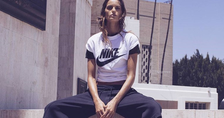 Προσπαθούμε να συνέλθουμε από το σοκ: Αυτά τα sneakers της Nike έχουν κανονικό τακούνι 