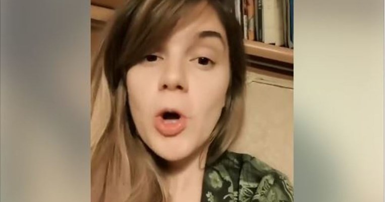 Η ηθοποιός Νατάσα Εξηνταβελώνη ανέβασε ένα viral ποστ για την προστακτική της ελληνικής γλώσσας