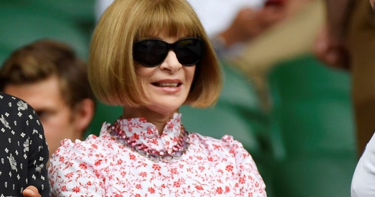 H Άννα Γουίντουρ φορά μόνο αυτά τα 3 κομμάτια όλο το καλοκαίρι