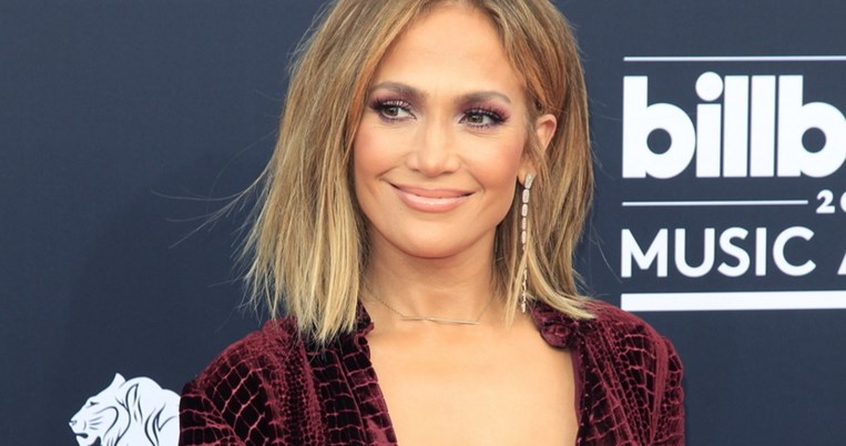 Η φωτογραφία γενεθλίων της Τζένιφερ Λόπεζ με μπικίνι που μάζεψε 250 χιλιάδες likes μέσα σε 10 λεπτά