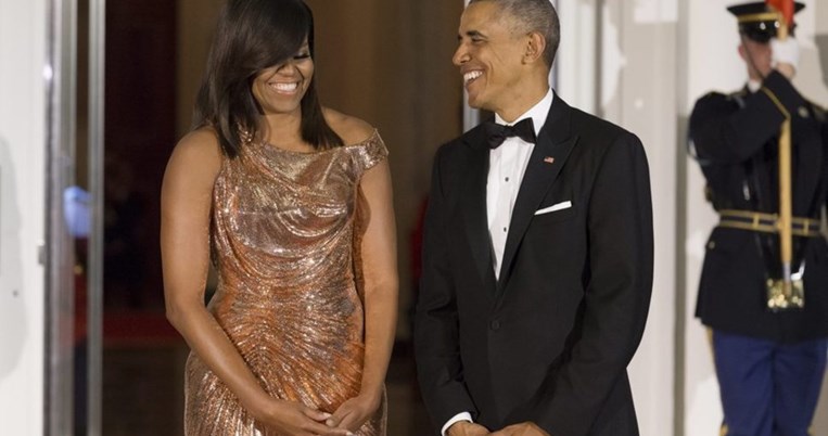 Πόσο cool: Ο Μπαράκ και η Μισέλ Ομπάμα χορεύουν σαν φοιτητές σε συναυλία της Beyonce