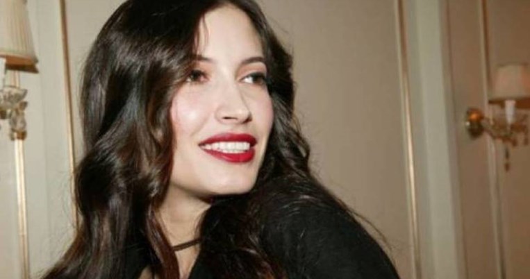 «Το βράδυ όταν έσβηναν τα φώτα»: Η Μάρα Δαρμουσλή μιλά για τη νευρική ανορεξία