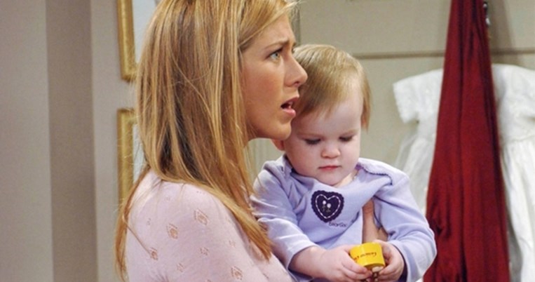 Κι όμως πέρασαν 16 χρόνια: Δείτε την έφηβη Έμα, την κόρη της Ρέισελ, σήμερα