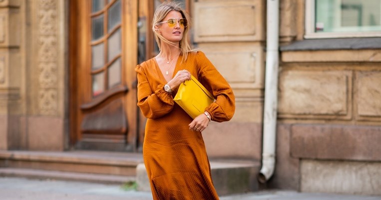 Ακραίος μινιμαλισμός: Αυτά είναι τα αόρατα σανδάλια που κάνουν θραύση φέτος 