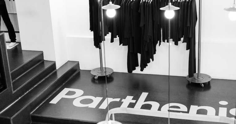 Σπεύσατε: Bazaar του ελληνικού οίκου Parthenis με τιμές που ξεκινούν από 20 ευρώ