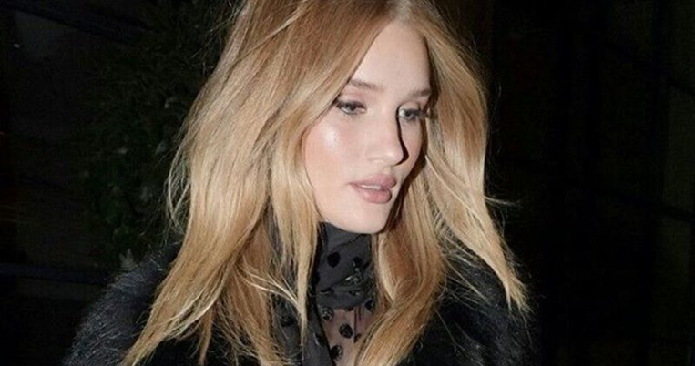 Εσύ θα τολμούσες αυτό τον συνδυασμό; Κάντο όπως η Rosie Huntington-Whiteley