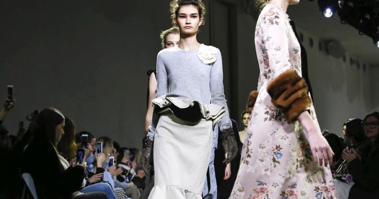 Ο πιο «χαρούμενα στιλάτος» οίκος μόδας μόλις λάνσαρε και τα αντίστοιχης αισθητικής παπούτσια