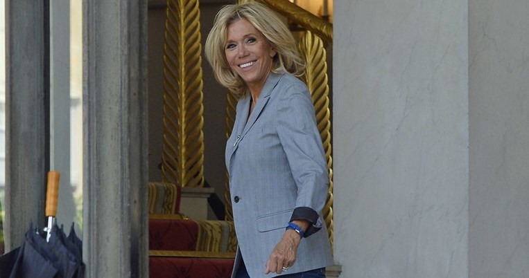 Πρωινή βραδινή: Θέλουμε κι εμείς την εντυπωσιακή ζακέτα της Μπριζίτ Μακρόν