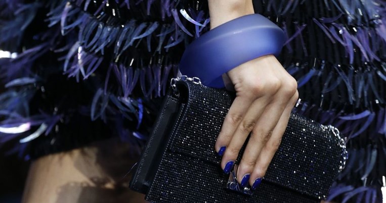 H περίεργη τάση στο μανικιούρ που θα σε κάνει να ξεχωρίζεις αυτό το φθινόπωρο