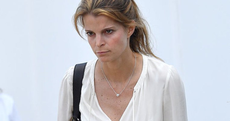 «Είναι κούκλα από ατσάλι. Δεν χορεύει και δεν διασκεδάζει ποτέ»