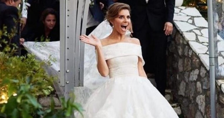 Μαρία Μενούνος: Η απίστευτη έκπληξη που έκανε στο γάμο της, σχετικά με την εμφάνισή της