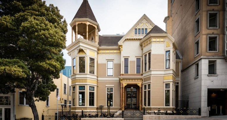 Ακόμα πιο εντυπωσιακό: Το πιο ακριβό Αirbnb του κόσμου μετατρέπεται σε πολυτελές ξενοδοχείο