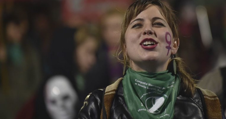 Σύγχρονη ηρωίδα: Η δικηγόρος που μάχεται για τις νόμιμες αμβλώσεις στην Αργεντινή