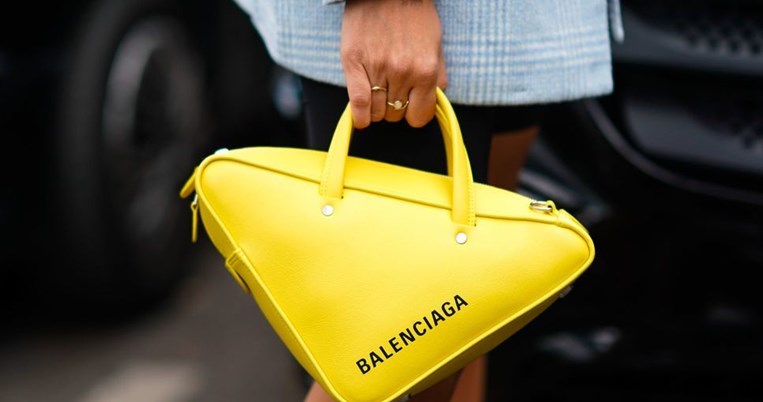 Ο απίστευτος λόγος που μηνύεται ο οίκος Balenciaga: Αντέγραψε αρωματικά αυτοκινήτου