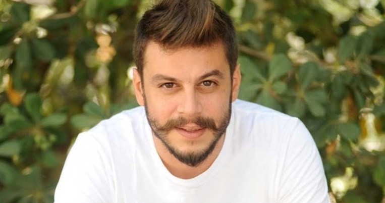 Σοβαρό τροχαίο για τον ηθοποιό Λεωνίδα Καλφαγιάννη: Μεταφέρθηκε εσπευσμένα στο χειρουργείο