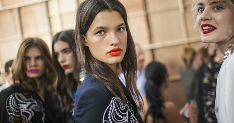 Η νέα μάσκαρα με κερατίνη θα κάνει πραγματικότητα τις βλεφαρίδες που ονειρεύεσαι 