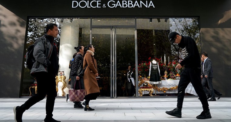 Η Κίνα μποϊκοτάρει τους Dolce & Gabbana μετά από σποτ που θεωρήθηκε ρατσιστικό