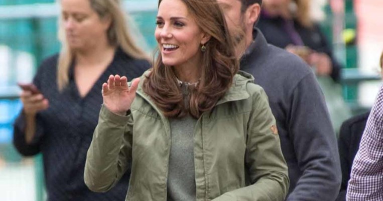 4 στιλιστικές λεπτομέρεις που κάνουν κάθε ντύσιμο να μοιάζει royal