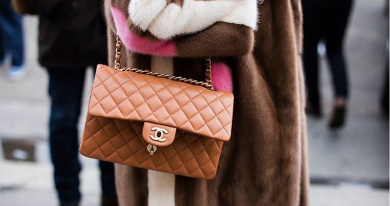 Ιστορική απόφαση: Ο Chanel σταματά να χρησιμοποιεί γούνα και δέρμα κροκοδείλου και φιδιού