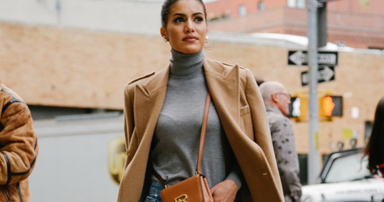 Υπάρχει ένα παντελόνι στα Ζara που ταιριάζει όσο τίποτα άλλο με ankle boots και κοστίζει 26 ευρώ