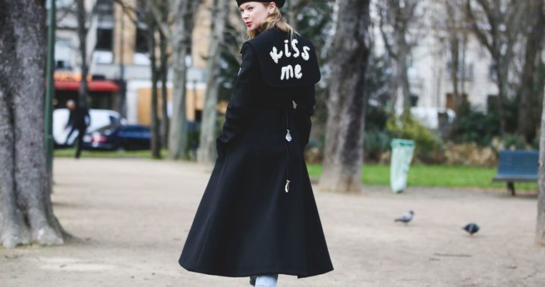 H μπλούζα που έχεις να φορέσεις από το σχολείο ξαφνικά λατρεύεται από τις fashion editors