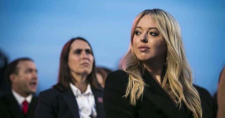 Η κόρη του Τραμπ βγαίνει με μετανάστη από τη Νιγηρία: ειρωνεία της τύχης