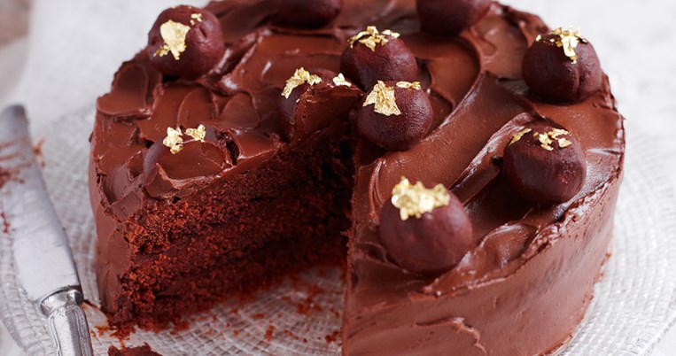 Κέικ σοκολάτας με αβοκάντο, χωρίς αυγά και βούτυρο: Η πιο ελαφριά και «αθώα» εκδοχή γλυκού 