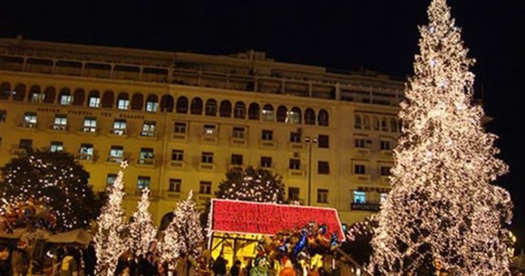 Το πιο όμορφο στιγμιότυπο της χριστουγεννιάτικης Θεσσαλονίκης τραβήχτηκε από τον ουρανό