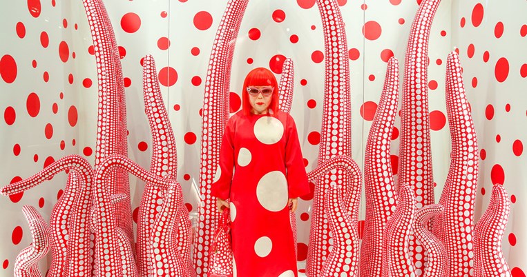 Ήρθε η άνοιξη: Το έργο της 90χρονης Γιαγιόι Κουσάμα επιβεβαιώνει ότι παραμένει παιδί των λουλουδιών