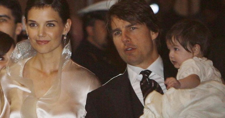 Οι άγνωστες και παράξενες λεπτομέρειες για τον μυστηριώδη γάμο του Τομ Κρουζ και της Κέιτι Χολμς