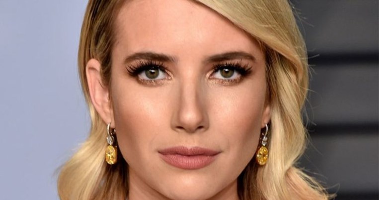 Emma Roberts: Πώς πέτυχε το εντυπωσιακό αυτό outfit με φαινομενικά αντίθετα κομμάτια