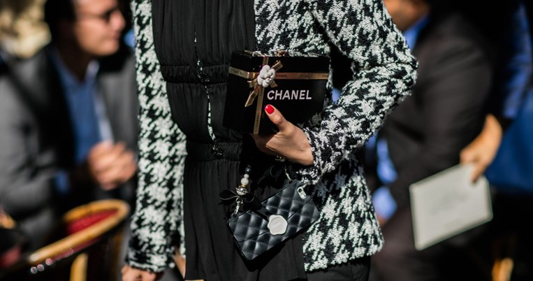 Τα υπέρκομψα slingbacks της Chanel που φορούν οι πιο καλοντυμένες γυναίκες εδώ και εβδομήντα χρόνια