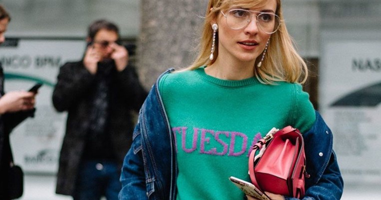 Το «χαζό» τζιν παντελόνι που θέλει να πείσει το fashion κοινό ότι έχει λόγο ύπαρξης