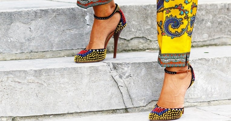 Ανακάλυψη: Το κόλπο που συρρικνώνει τα μεγάλα παπούτσια ακριβώς στο μέγεθος του ποδιού σου