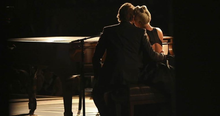 Από τη μία το ταλέντο της και από την άλλη η ομορφιά του: Μια μοναδική στιγμή γοητείας  