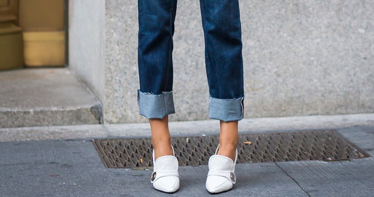 Hot trend:Τα λευκά παπούτσια κατακλύζουν το streetstyle. Και δεν εννοούμε μόνο τα αθλητικά